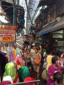 バンコク、チャイナタウンにある卸屋市場(取引先近く)